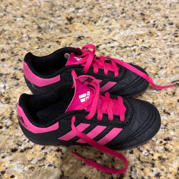Girls adidas soccer cleats sz 11 - Picture 2 of 2